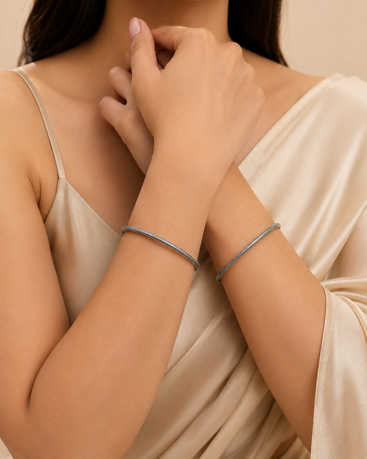 Nazm Oxidized Bangle