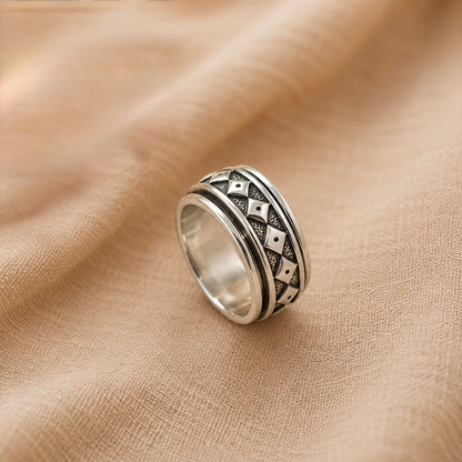 Zavian Oxidized Silver Ring
