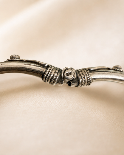 Mehrun Oxidized 925 Bangle