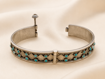 Zohra Oxidized 925 Bangle