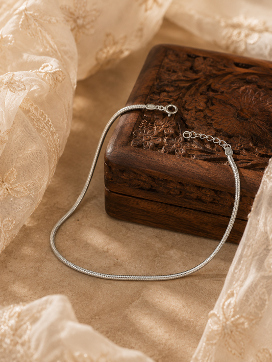 Nira Minimal Anklet