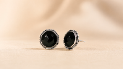 Siyah Studs