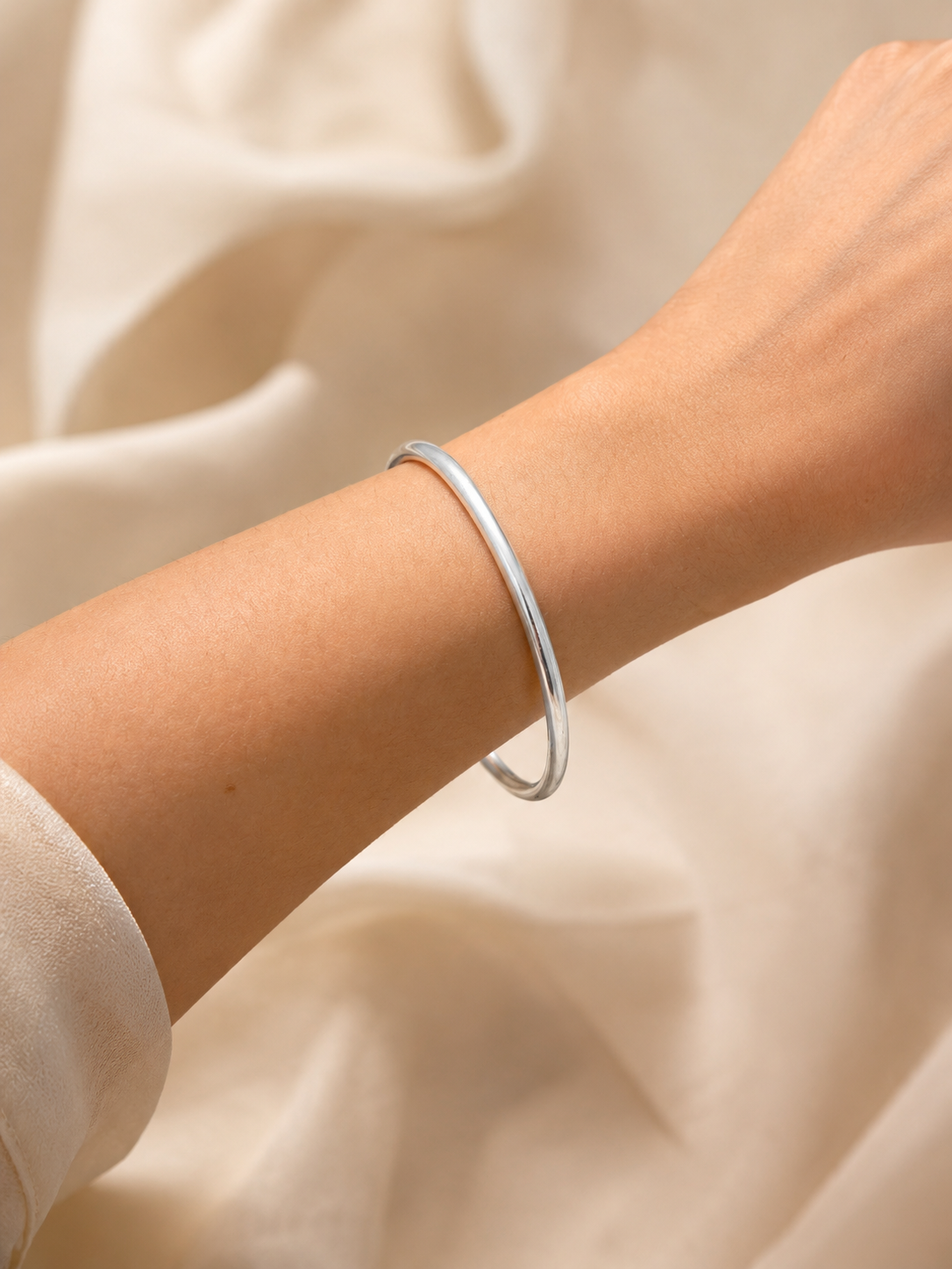 Sora Classic Bangle