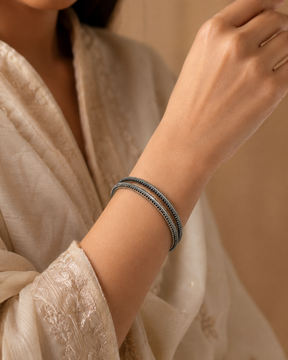 Nazm Oxidized Bangle