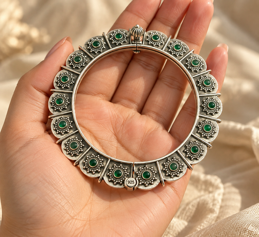 Aarzoo Silver Bangle