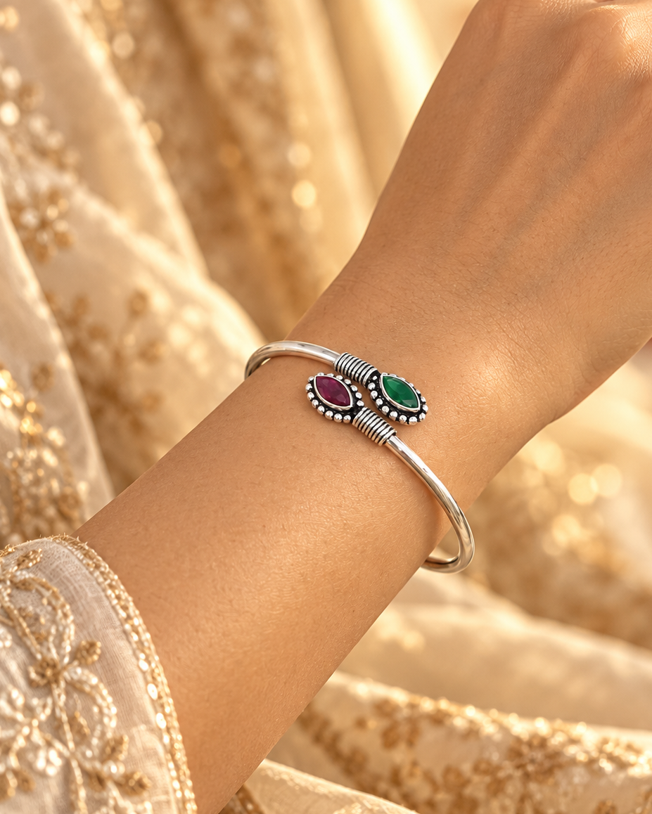 Aarohi Silver Kada
