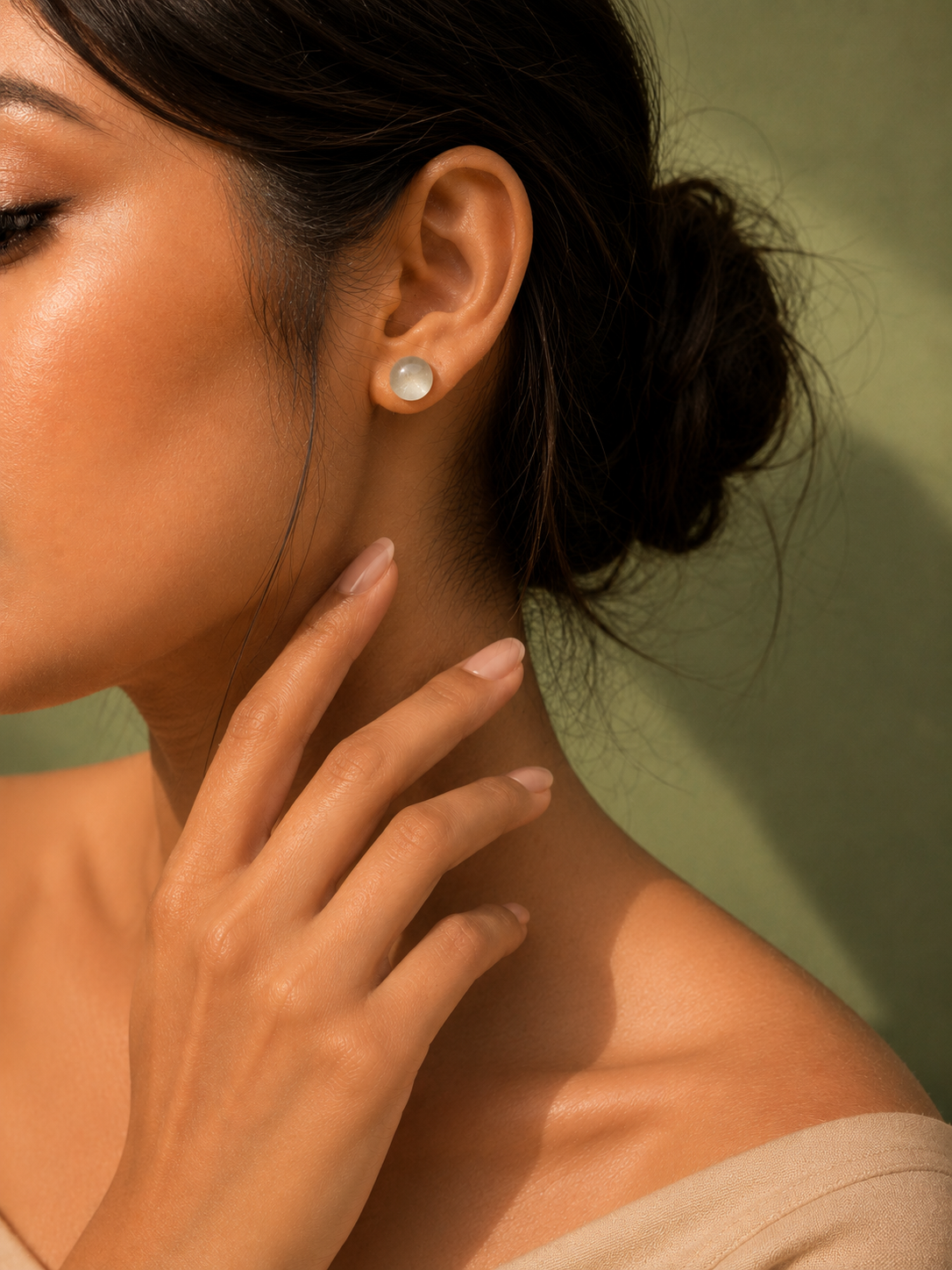 Aurelia Glow Studs