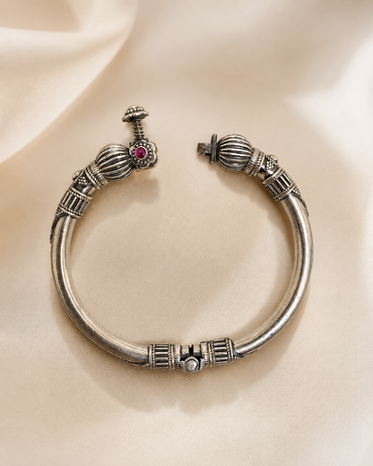 Gulrukh Oxidized 925 Bangle
