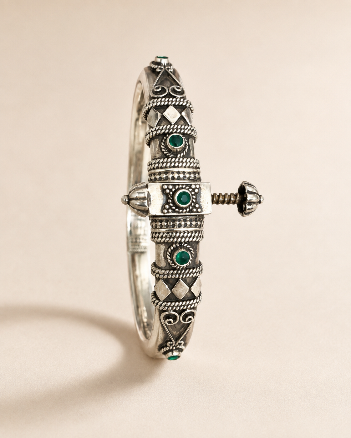 Mehrun Oxidized 925 Bangle
