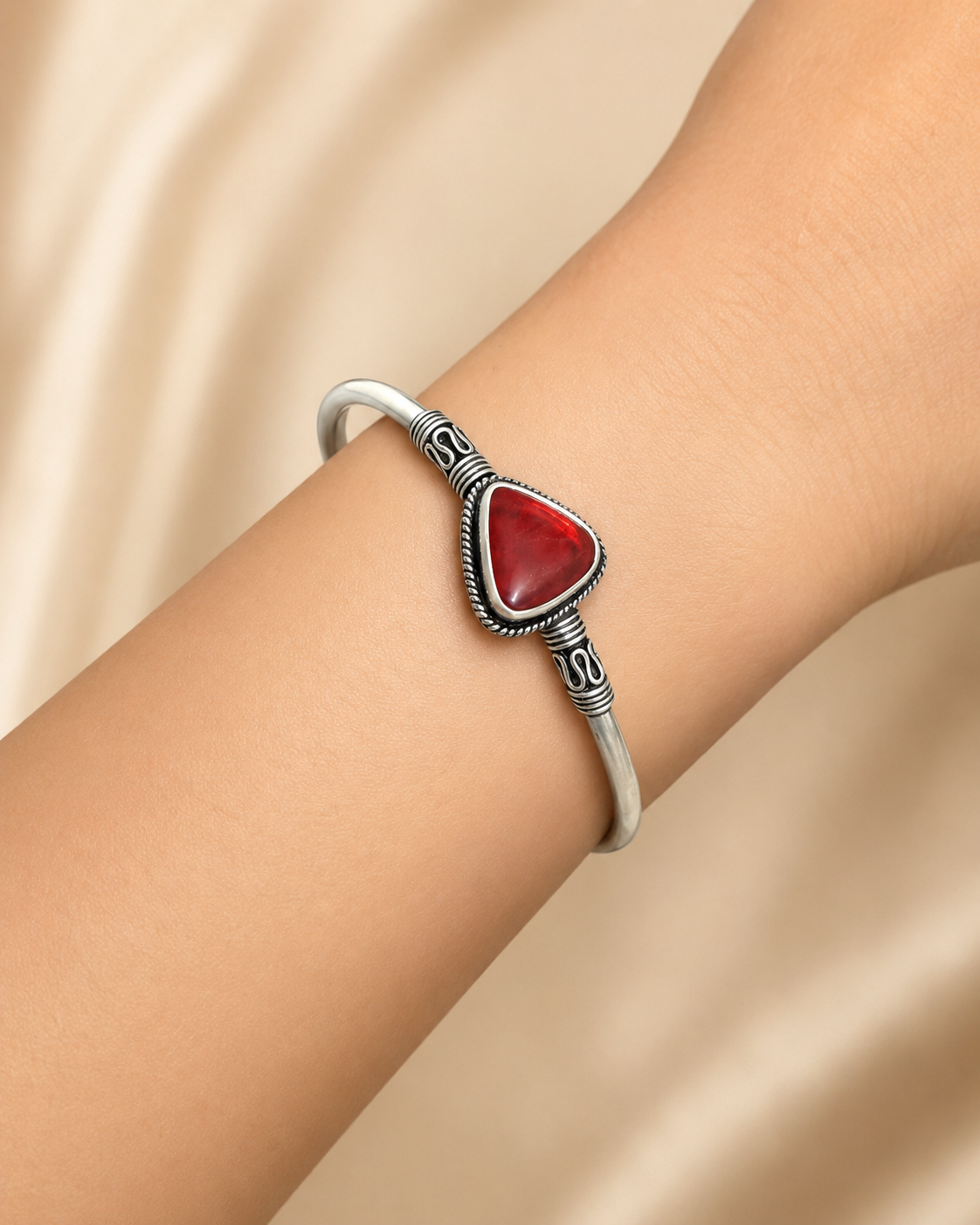 Surkh Bangle