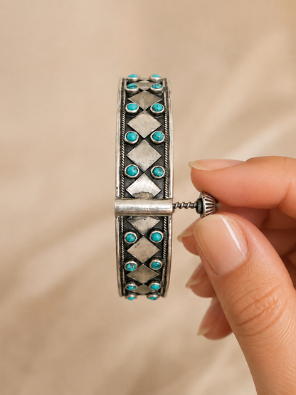 Zohra Oxidized 925 Bangle