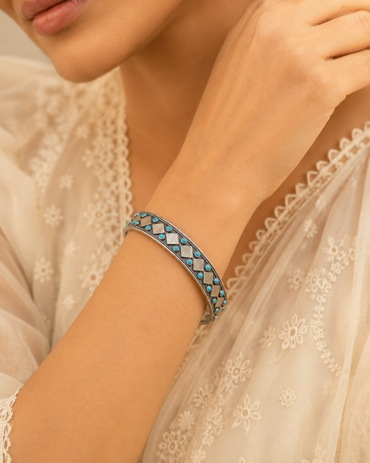 Zohra Oxidized 925 Bangle