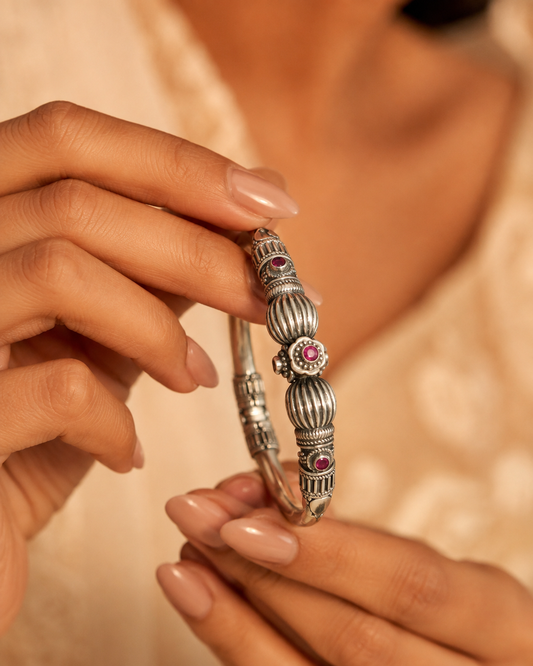 Gulrukh Oxidized 925 Bangle