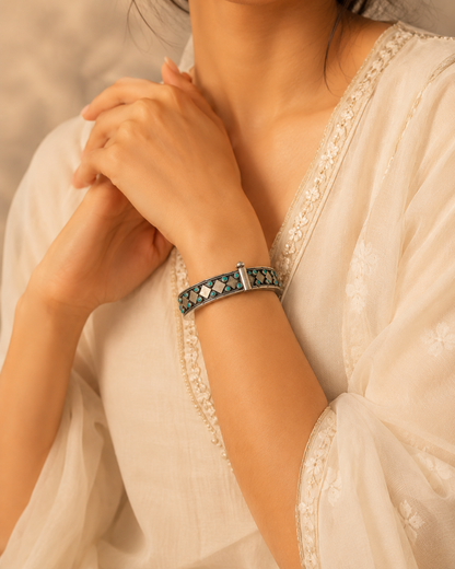 Zohra Oxidized 925 Bangle
